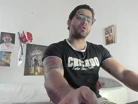 Snapshot of _Coddygold_ chatting on 12.31.24  Coddygold  online show from 12.31.24