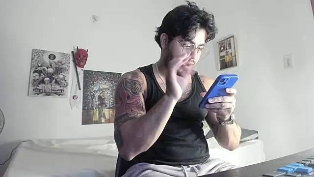 Snapshot of _Coddygold_ chatting on 01.05.25  Coddygold  online show from 01.05.25