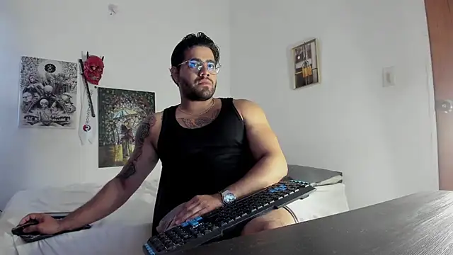 Snapshot of _Coddygold_ chatting on 01.05.25  Coddygold  online show from 01.05.25