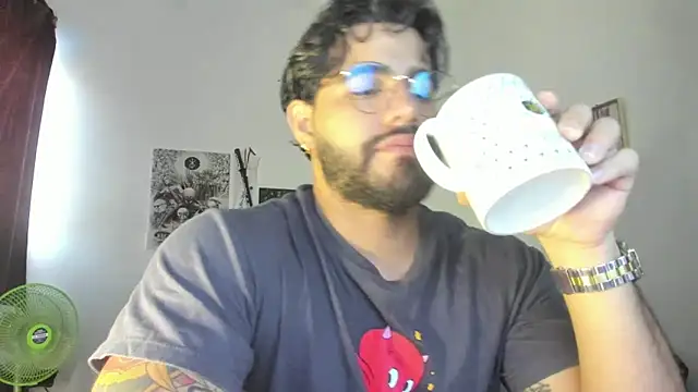 Snapshot of _Coddygold_ chatting on 02.04.25  Coddygold  online show from 02.04.25