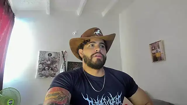 Snapshot of _Coddygold_ chatting on 02.04.25  Coddygold  online show from 02.04.25