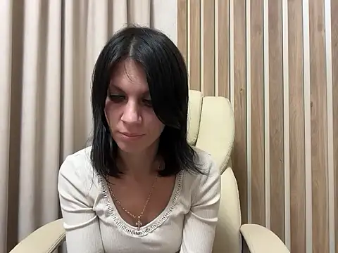Snapshot of InjaAtHome chatting on 09.11.25 InjaAtHome online show from 09.11.25