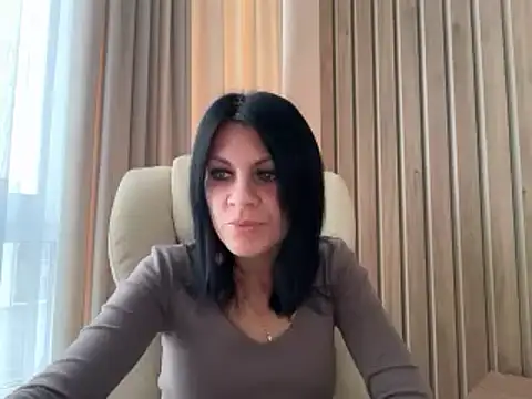 Snapshot of InjaAtHome chatting on 10.13.25 InjaAtHome online show from 10.13.25