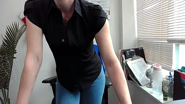 Snapshot of City_Kat chatting on 12.18.24 City Kat online show from 12.18.24