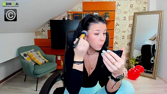 EmillyTaylor online show from 02.18.25