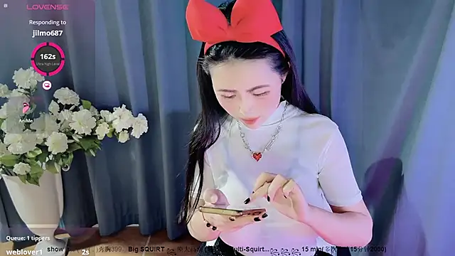 candy-yiyi online show from 12.25.24
