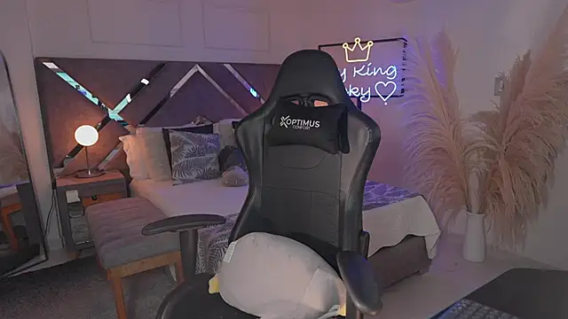 KateOwens online show from 11.04.25