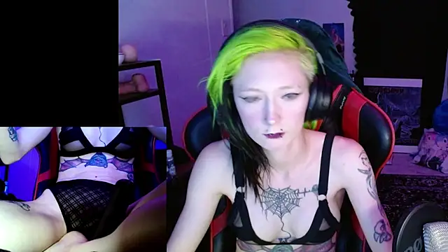 Snapshot of alicewonder09 chatting on 11.05.25 alicewonder09 online show from 11.05.25