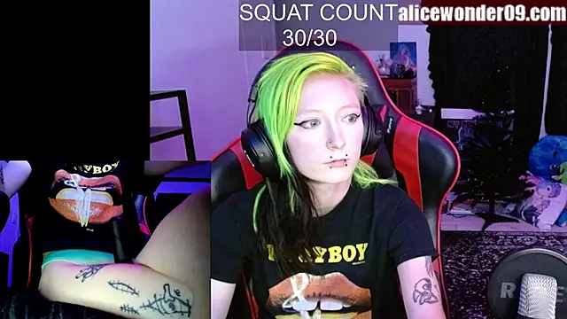 Snapshot of alicewonder09 chatting on 11.16.25 alicewonder09 online show from 11.16.25