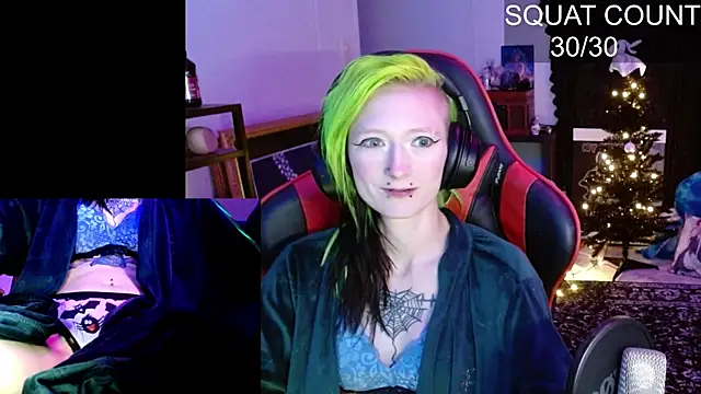 Snapshot of alicewonder09 chatting on 11.28.25 alicewonder09 online show from 11.28.25