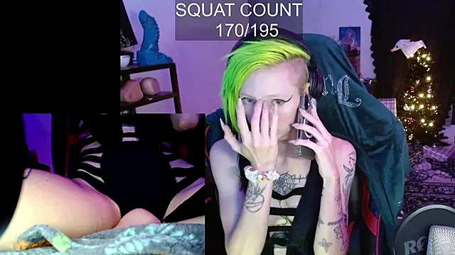 Snapshot of alicewonder09 chatting on 12.04.25 alicewonder09 online show from 12.04.25