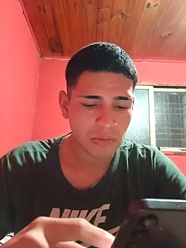 Snapshot of ynose2 chatting on 09.14.25 ynose2 online show from 09.14.25