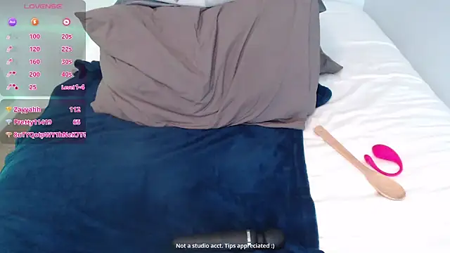 Snapshot of Agatha6969x chatting on 10.24.25 Agatha6969x online show from 10.24.25