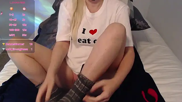 Snapshot of Agatha6969x chatting on 10.30.25 Agatha6969x online show from 10.30.25