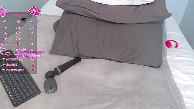 Snapshot of Agatha6969x chatting on 11.04.25 Agatha6969x online show from 11.04.25