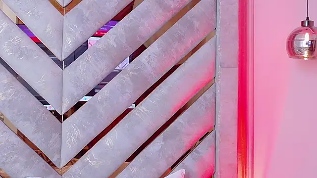 Sara Boom online show from 11.28.25