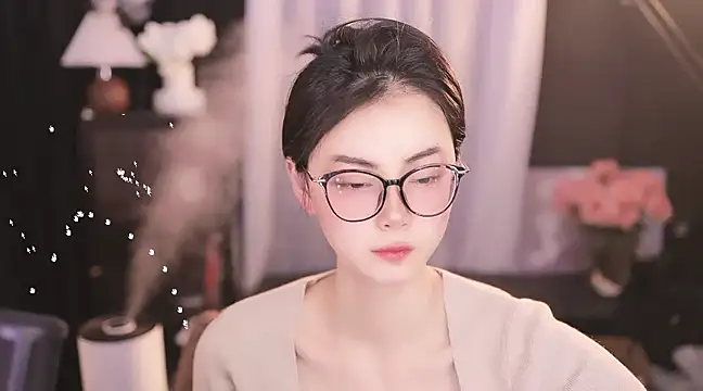 Snapshot of Ocean--Lili chatting on 01.18.25 Ocean--Lili online show from 01.18.25