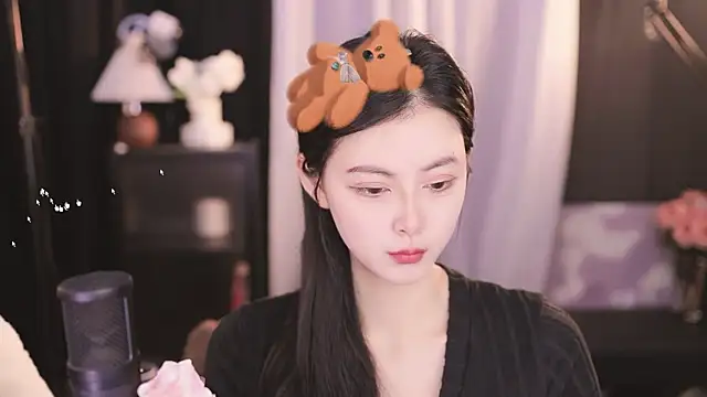 Snapshot of Ocean--Lili chatting on 01.22.25 Ocean--Lili online show from 01.22.25