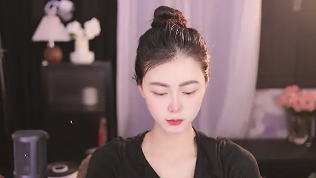 Snapshot of Ocean--Lili chatting on 01.25.25 Ocean--Lili online show from 01.25.25