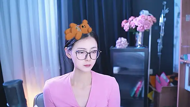Snapshot of Ocean--Lili chatting on 03.15.25 Ocean--Lili online show from 03.15.25