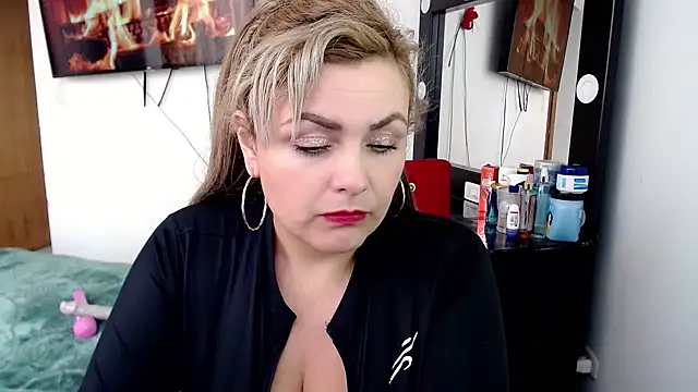 Snapshot of Melisa_mcarthy chatting on 02.10.25 Melisa mcarthy online show from 02.10.25