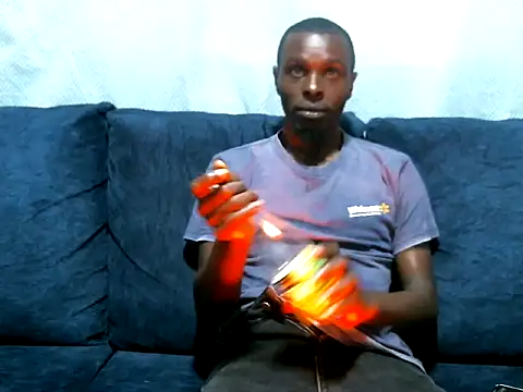 Snapshot of reezly chatting on 11.06.25 reezly online show from 11.06.25