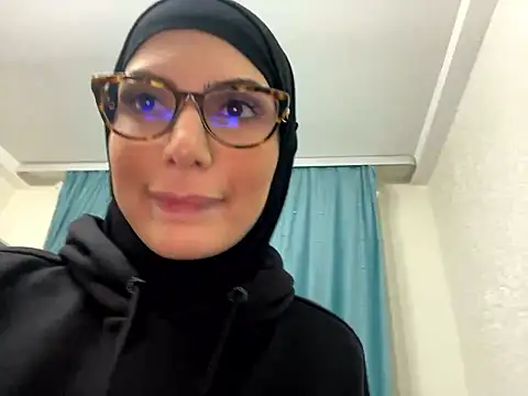 Snapshot of GumusGuray chatting on 12.03.24 GumusGuray online show from 12.03.24