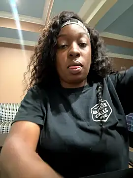 Snapshot of tokyopetitexx chatting on 11.05.25 tokyopetitexx online show from 11.05.25