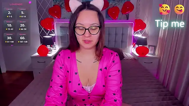 EsterLogan online show from 02.14.25