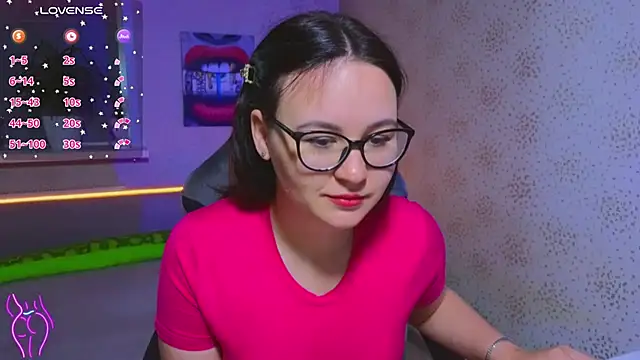 EsterLogan online show from 09.22.25