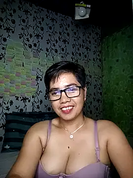 Snapshot of lovely_samxxx24 chatting on 02.19.25 lovely samxxx24 online show from 02.19.25