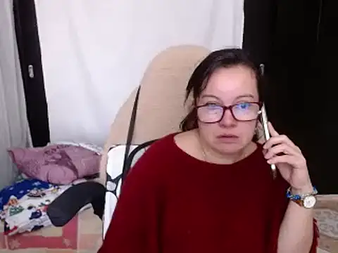 Snapshot of Sonialorens_ chatting on 12.12.24 Sonialorens online show from 12.12.24