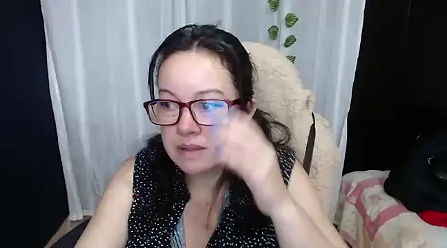 Snapshot of Sonialorens_ chatting on 12.27.24 Sonialorens online show from 12.27.24