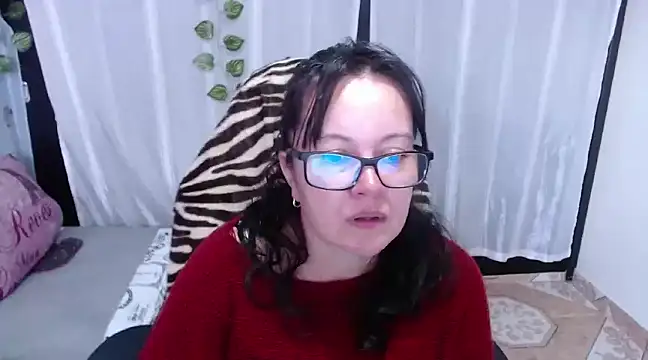 Snapshot of Sonialorens_ chatting on 02.05.25 Sonialorens online show from 02.05.25