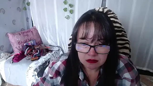 Snapshot of Sonialorens_ chatting on 02.14.25 Sonialorens online show from 02.14.25