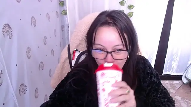 Snapshot of Sonialorens_ chatting on 02.15.25 Sonialorens online show from 02.15.25