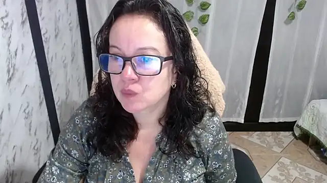 Snapshot of Sonialorens_ chatting on 03.14.25 Sonialorens online show from 03.14.25