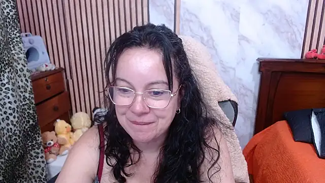 Snapshot of Sonialorens_ chatting on 10.01.25 Sonialorens online show from 10.01.25