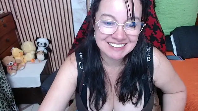 Snapshot of Sonialorens_ chatting on 10.04.25 Sonialorens online show from 10.04.25