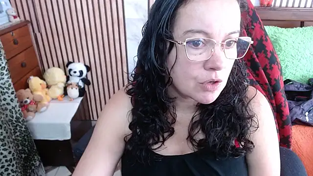 Snapshot of Sonialorens_ chatting on 10.08.25 Sonialorens online show from 10.08.25