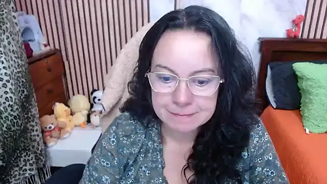 Snapshot of Sonialorens_ chatting on 10.09.25 Sonialorens online show from 10.09.25