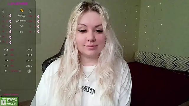 Snapshot of elven_dreams_ chatting on 12.21.24 elven dreams online show from 12.21.24