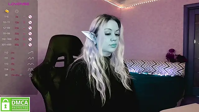 Snapshot of elven_dreams_ chatting on 02.26.25 elven dreams online show from 02.26.25