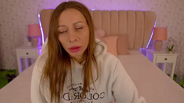 MirandaHobbs online show from 02.12.25