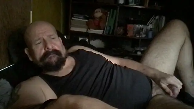 Snapshot of madmaxmiami chatting on 11.20.25 madmaxmiami online show from 11.20.25