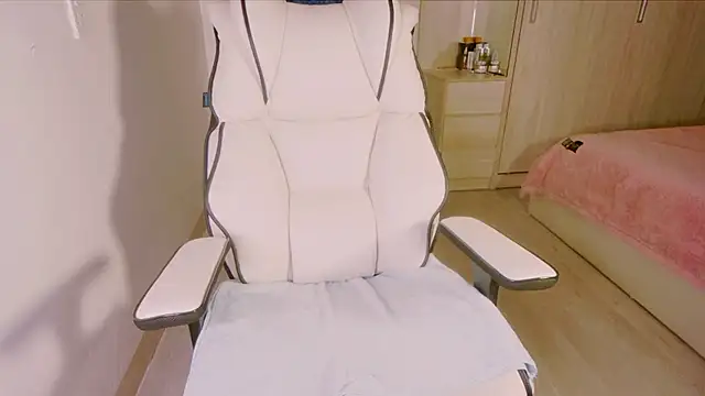 Snapshot of Girl__Funny chatting on 02.09.25 Girl Funny online show from 02.09.25