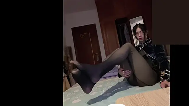 Snapshot of CrytinaSissyCrossdress chatting on 03.21.25 CrytinaSissyCrossdress online show from 03.21.25