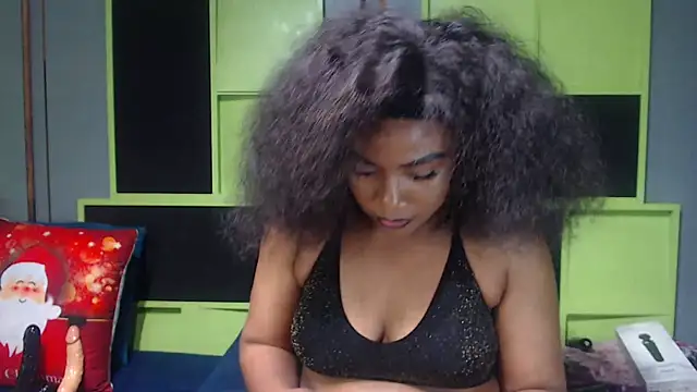 Snapshot of SexyAssDivaxxx chatting on 02.01.25 SexyAssDivaxxx online show from 02.01.25