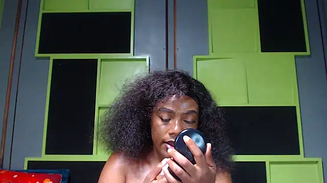 Snapshot of SexyAssDivaxxx chatting on 02.13.25 SexyAssDivaxxx online show from 02.13.25