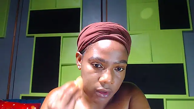 Snapshot of SexyAssDivaxxx chatting on 02.28.25 SexyAssDivaxxx online show from 02.28.25